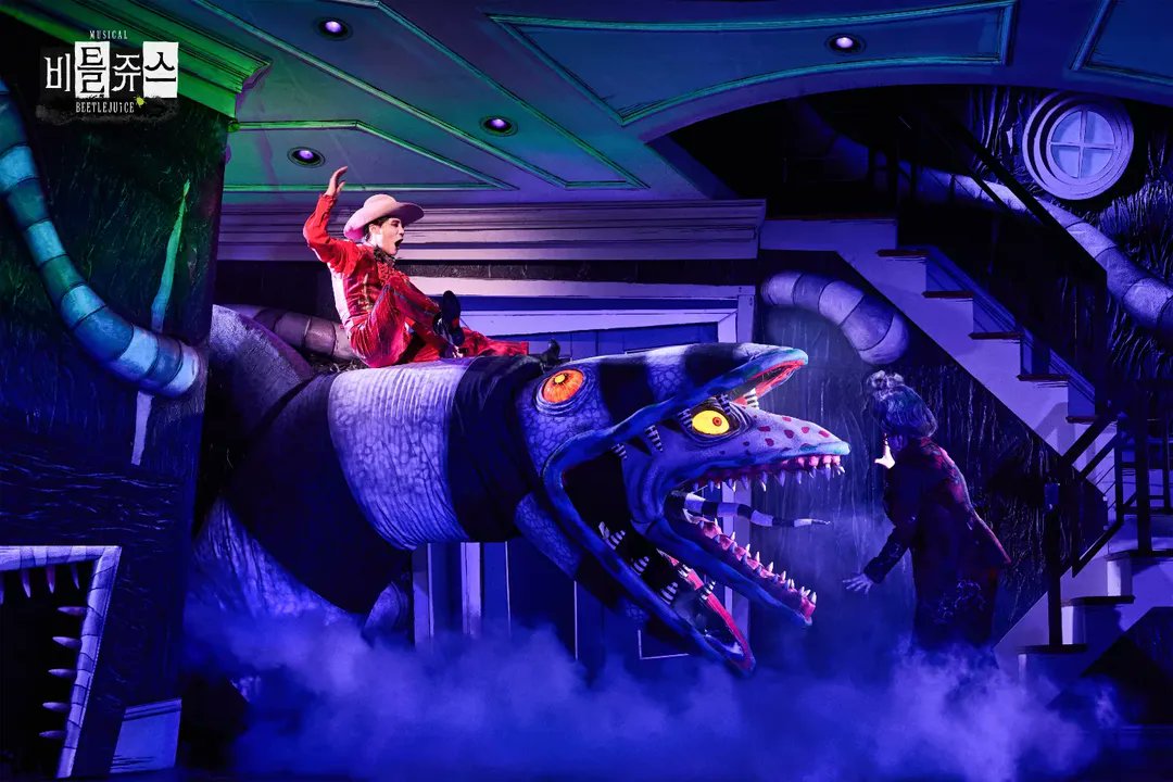 XIAinfo's tweet image. [사진] cjenm.musical IG

#비틀쥬스 | 지옥에서 온 테마파크 🐍

무대, 조명, 캐릭터, 퍼포먼스까지
눈 돌릴 틈 없이 쏟아지는 볼거리

뮤지컬 &amp;lt;비틀쥬스&amp;gt;
📍LG아트센터 서울
25.12.16~26.03.22

instagram.com/p/DTRHtjBEgaN/
#김준수 #XIA #준수 #시아준수 #JUNSU #ジュンス #金俊秀 #비틀쥰스 #비틀쥰수