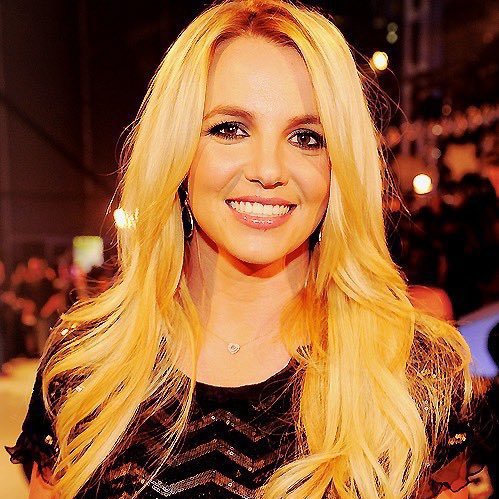 poponze's tweet image. Britney Spears desabafa em novo post:

“Eu danço no Instagram para curar coisas no meu corpo que as pessoas nem imaginam. Sim, e às vezes é até constrangedor… Mas eu atravessei o fogo para salvar a minha vida.”