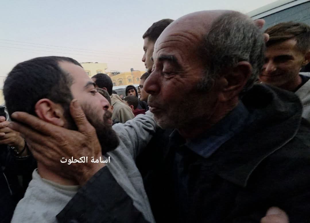 return_ar's tweet image. الكيان الغاصب يفرج عن 10 أسرى من قطاع غزة اعتقلهم خلال حرب الإبادة

The usurping entity releases 10 detainees from the Gaza Strip who were arrested during the genocidal war.