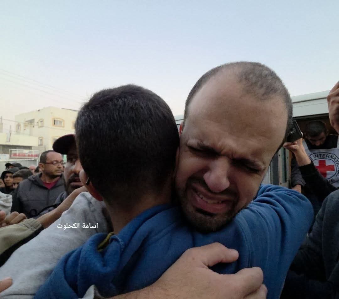 return_ar's tweet image. الكيان الغاصب يفرج عن 10 أسرى من قطاع غزة اعتقلهم خلال حرب الإبادة

The usurping entity releases 10 detainees from the Gaza Strip who were arrested during the genocidal war.