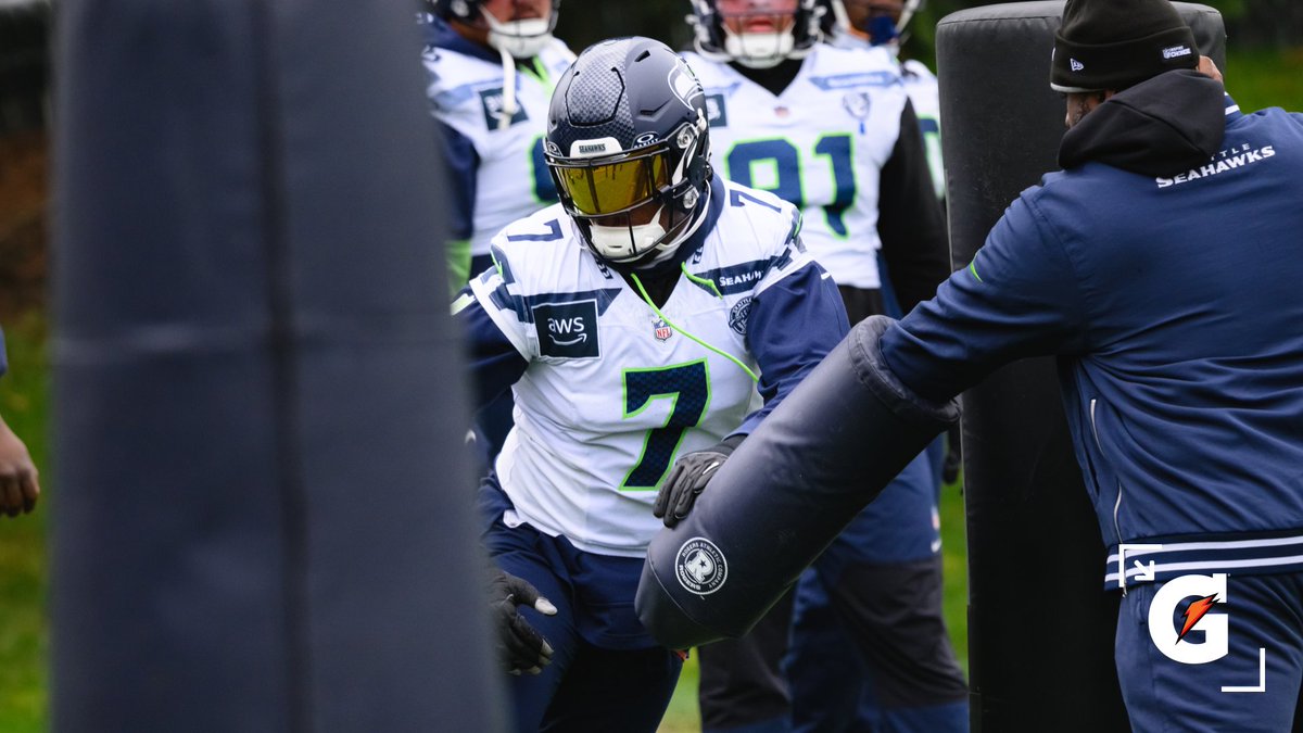 Seahawks's tweet image. Grind time. 

More photos » shwks.com/j5k98y3l

Presented by @Gatorade