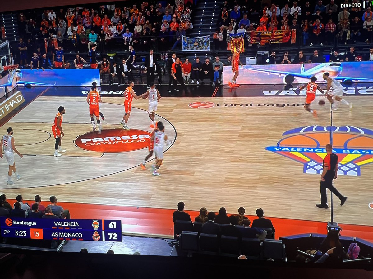 Ey <a href="/EuroLeague/">EuroLeague</a> ¿Cómo se pueden comer esto los árbitros?