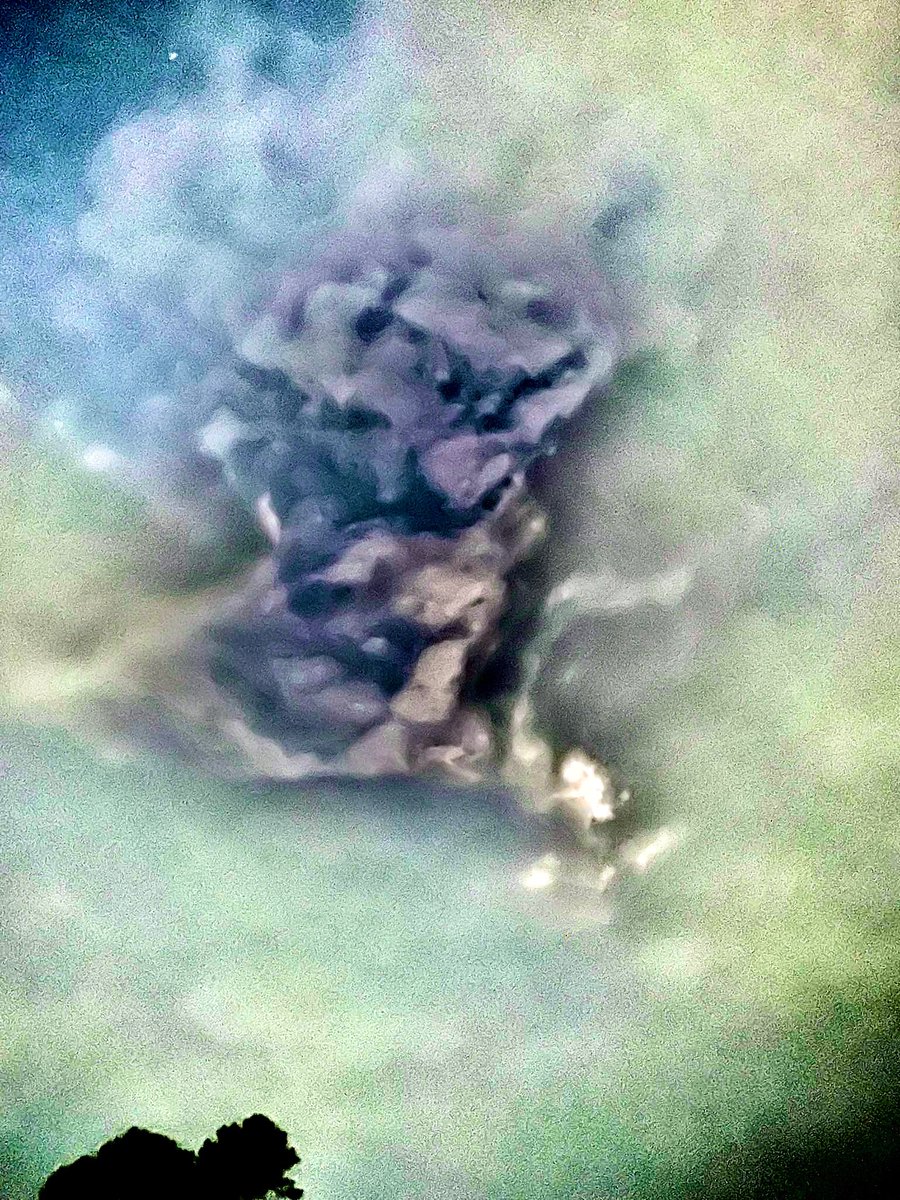 Raggedyedge1's tweet image. HOLY WOW.