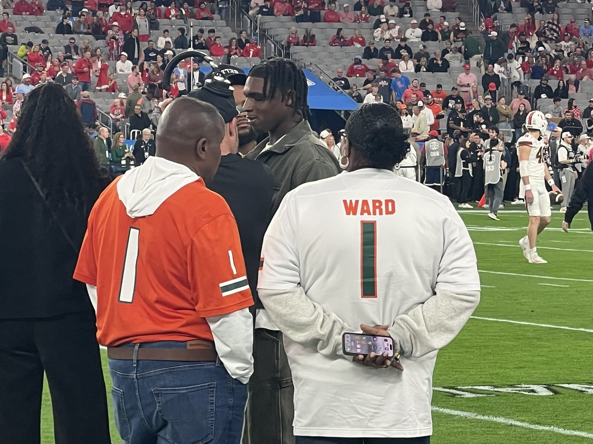 Manny_Navarro's tweet photo. Speaking of famous Canes in the building for tonight’s Fiesta Bowl https://t.co/NStk76UV0G