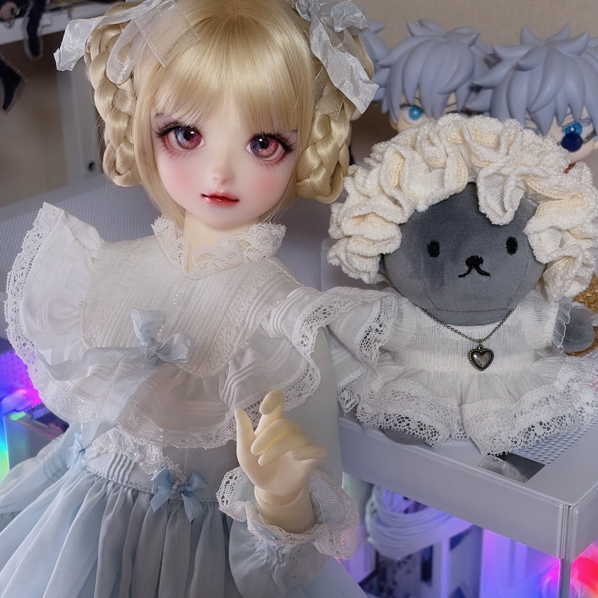 사이버무협세계가 넘 재밌어서...

하지만 인형드레스 오니까 너무 설레고 이뻐🥹🩵