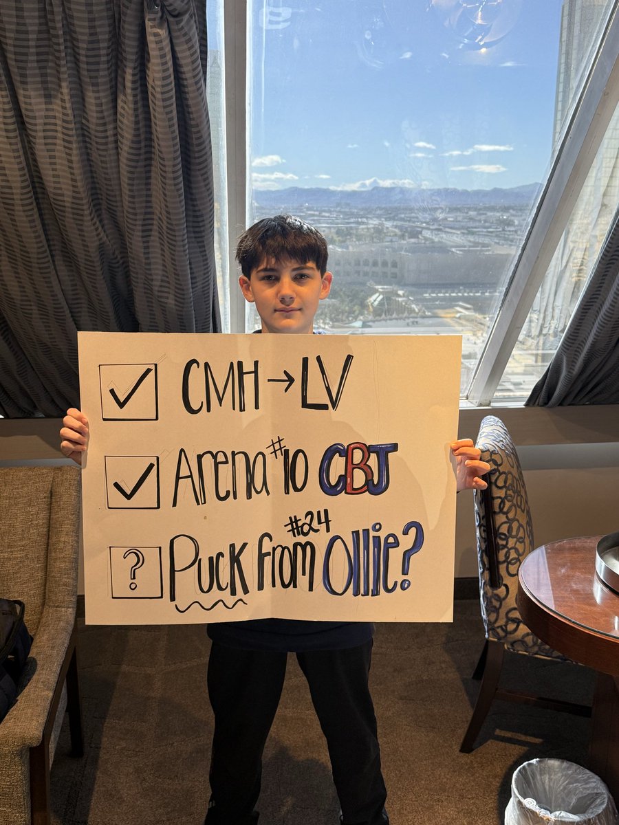Rambo16's tweet image. Boys CBJ trip 2026.. we have made it to Vegas! Hope to see you at the rink @DMaetzMedia ! He’s going for Ollie tonight with the sign! #CBJ