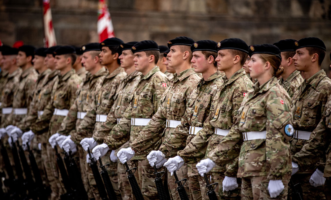 thriveimmunity's tweet image. 🚨 BREAKING:
Denmark confirms a 1952 law obliges its military to respond immediately if Greenland is attacked.

Opinion:
While intended as a deterrent, this rigid law could escalate conflicts and limits flexible, diplomatic responses in a volatile Arctic region.