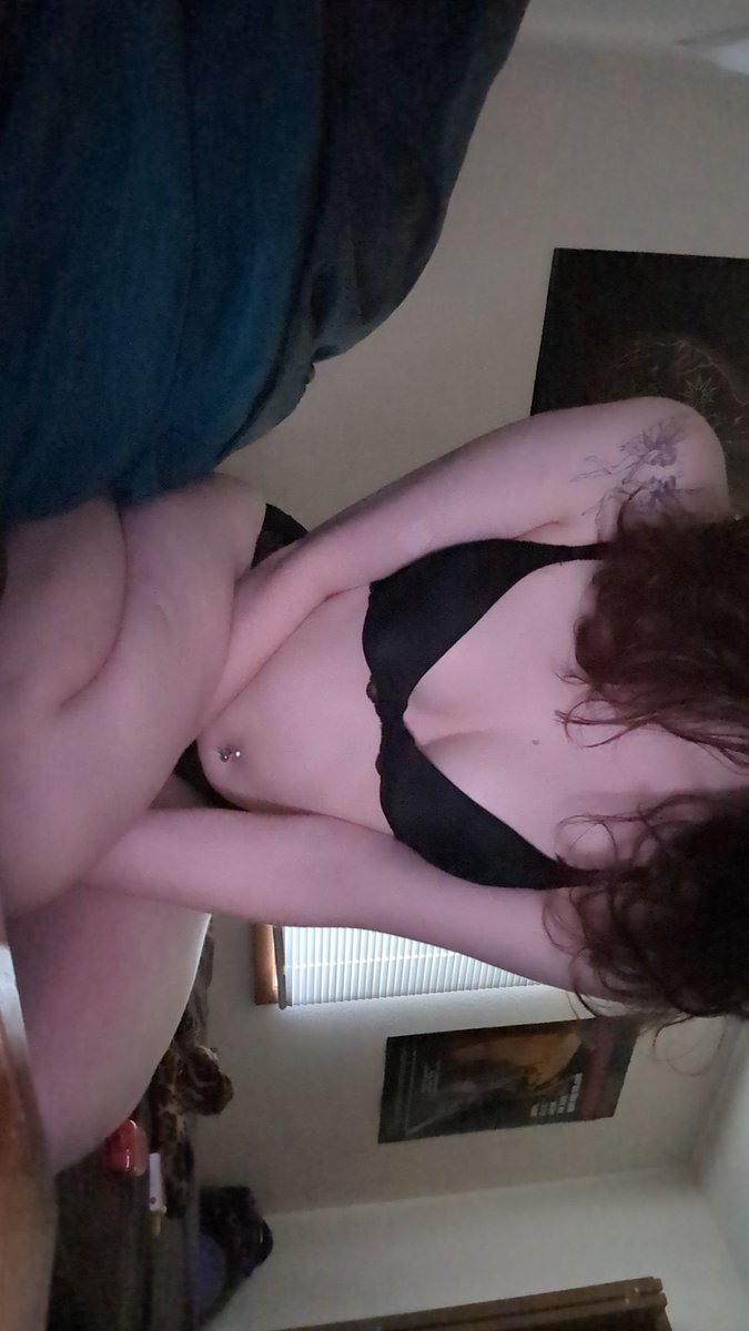 DCguestA41's tweet photo. not nudes but from when I felt prettier I'd give myself a 6.5/10 for these #ethots #altgirls https://t.co/syX6VP8k0U