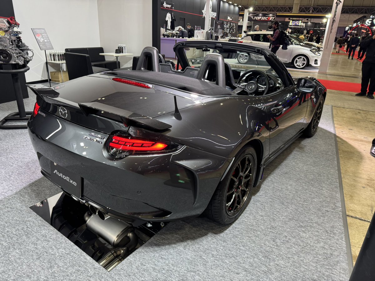 AutoExe_Inc's tweet image. #東京オートサロン 2026開幕🎉

#オートエクゼ ブースでは #Roadster (ND-07S)と #CX60 (KH-07 AX)を展示中です🚗開発中の試作品も仮装しておりますので、ぜひ実物をご覧ください！

西ホールNo.121でお待ちしております。
AutoExeのバルーンが目印です🎈

#tokyoautosalon
#tas2026