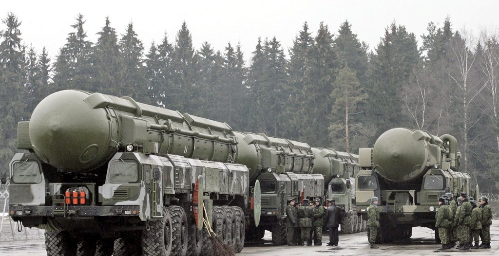 thriveimmunity's tweet image. 🚨 BREAKING:
A major attack on Ukraine is anticipated, prompting the U.S. to advise its citizens to take immediate shelter during air alerts.

Opinion:
While necessary for safety, such warnings heighten panic and reflect ongoing intelligence gaps rather than effective conflict...