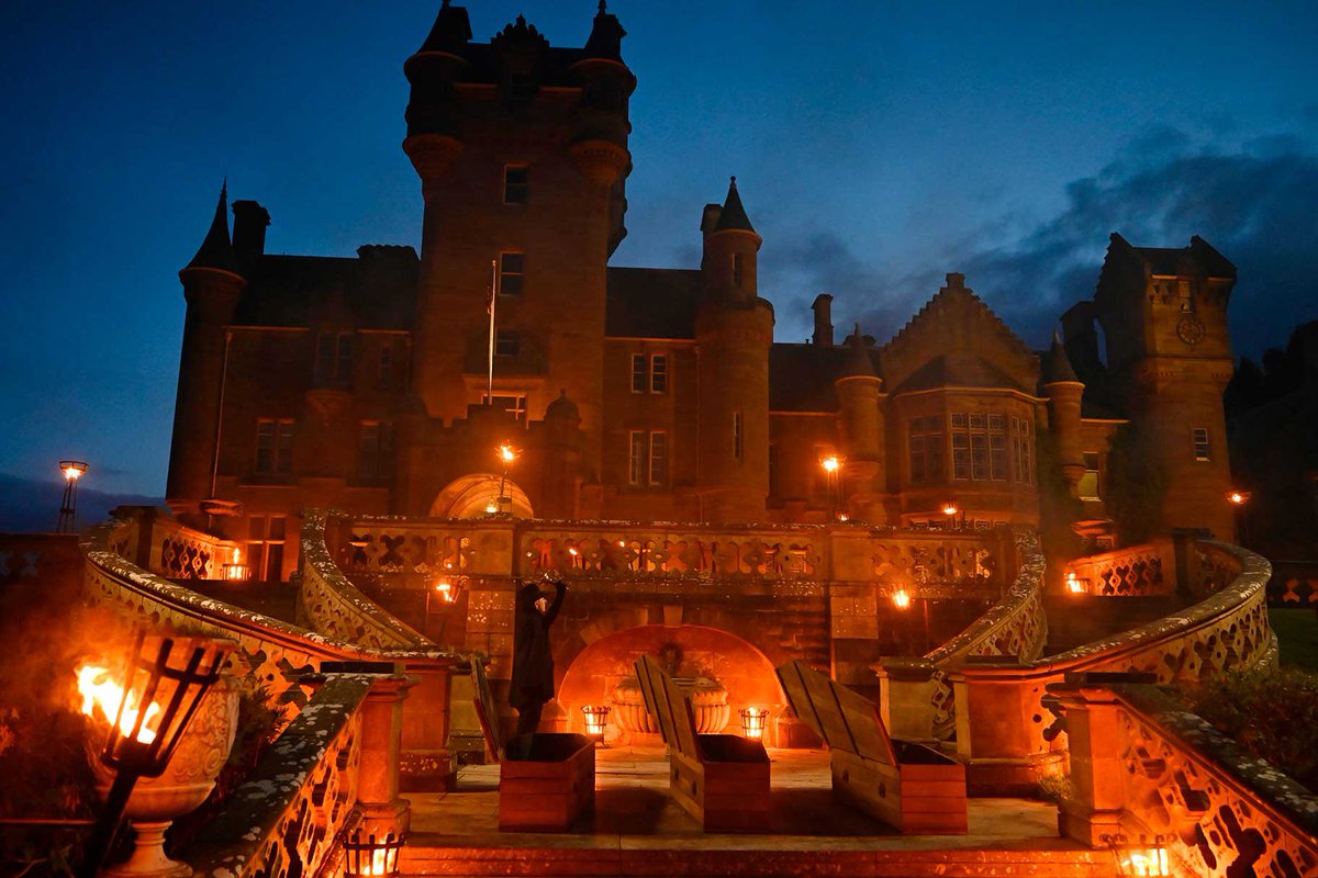 aaferiat's tweet image. Not my house but I know my way around #TraitorsUS