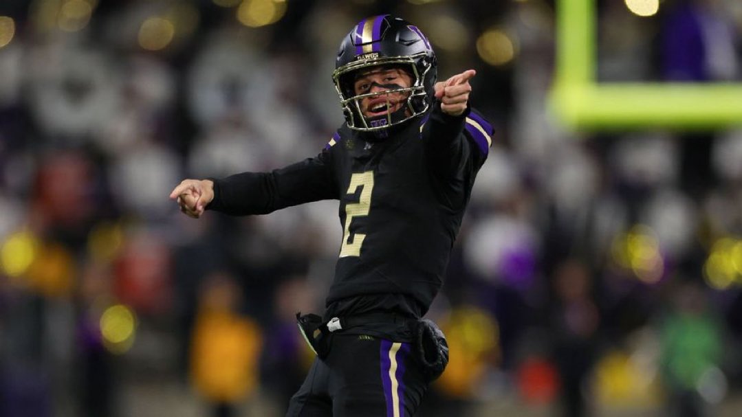 SleeperCFB's tweet photo. Washington Transfer QB Demond Williams is leaning towards returning to Washington, per @PeteThamel https://t.co/TlO3YcOAxD