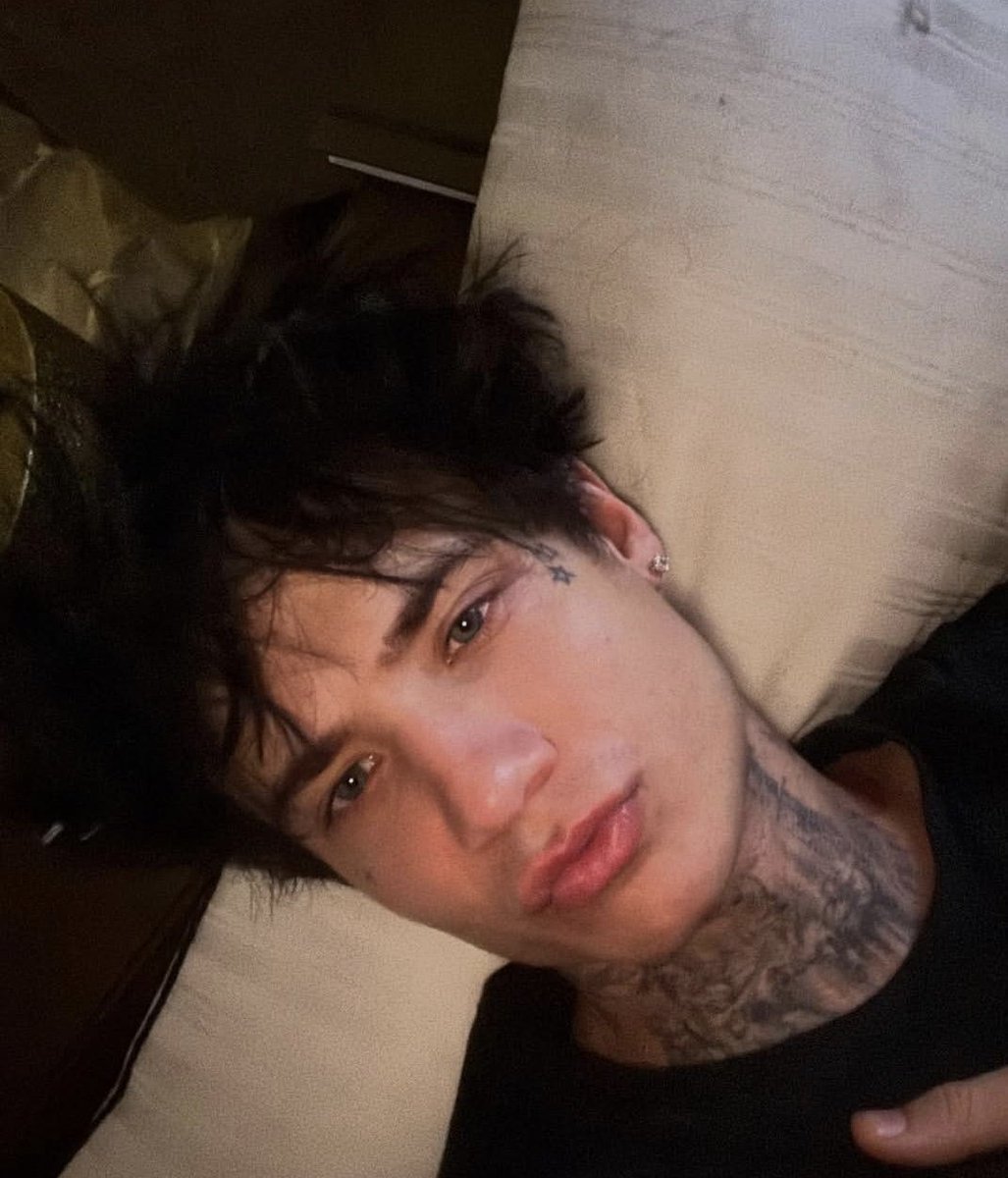 fir3b0y_'s tweet image. Tô moreno dnv pra alegria da minha mãe