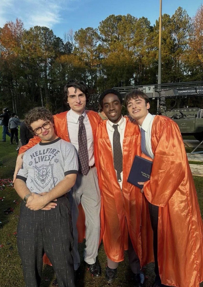 tozierisms's tweet photo. core 4💘💗💞💓💕💖 https://t.co/jT0IBvkPKc