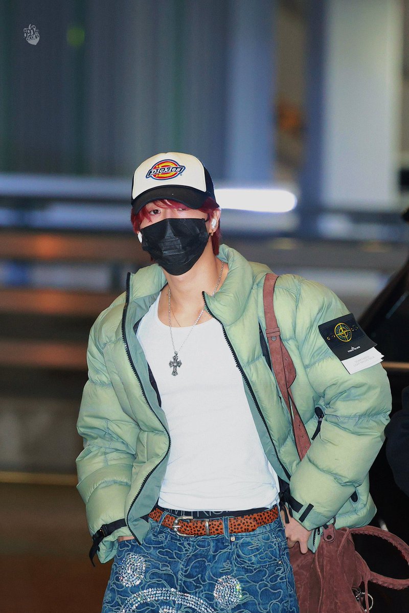 minchanzuda's tweet image. a pele de paçoquinha o cabelo vermelho aí sério to tão mal