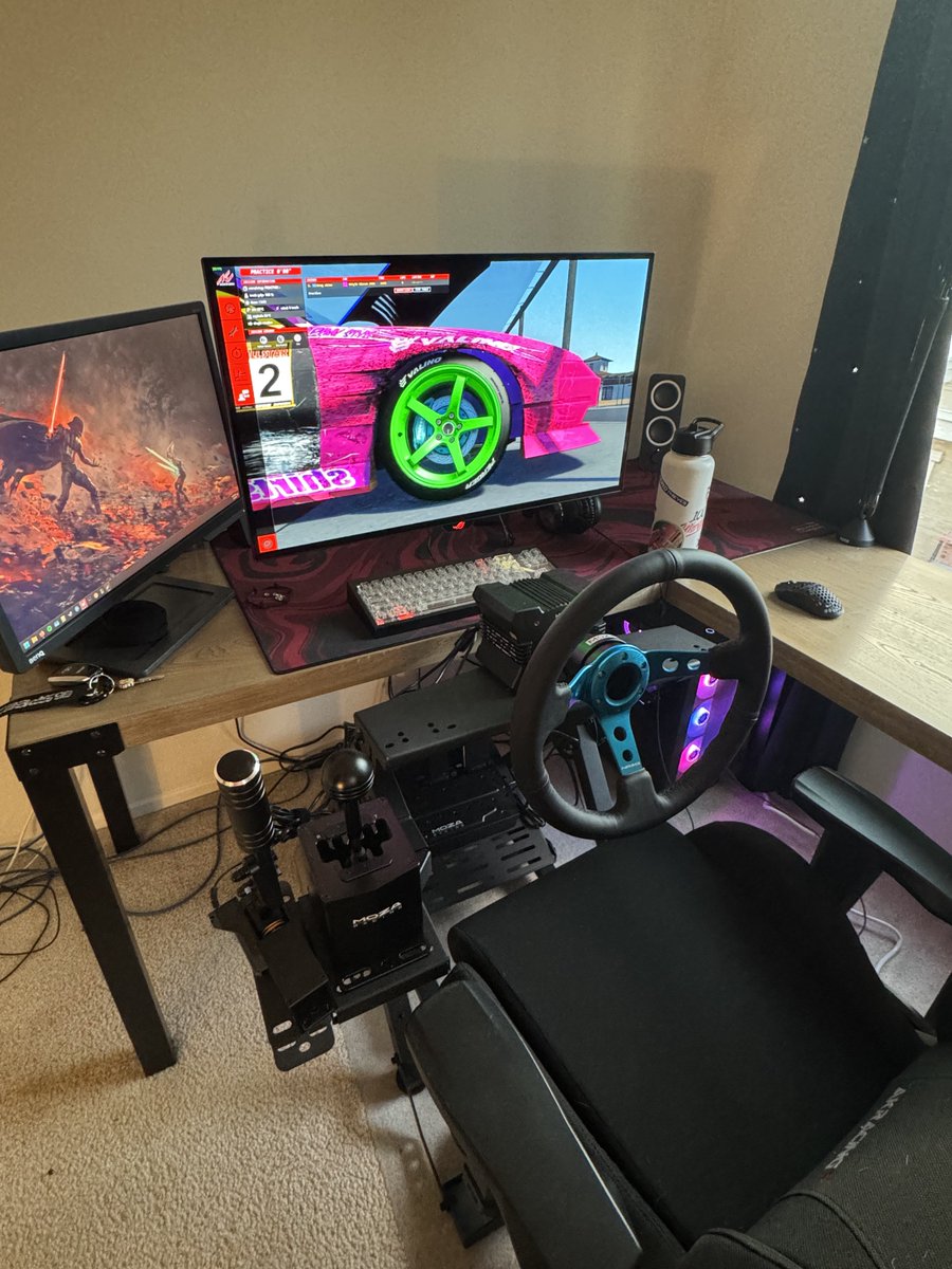 soars's tweet image. I fear I've hung up the mouse and become a sim drifter