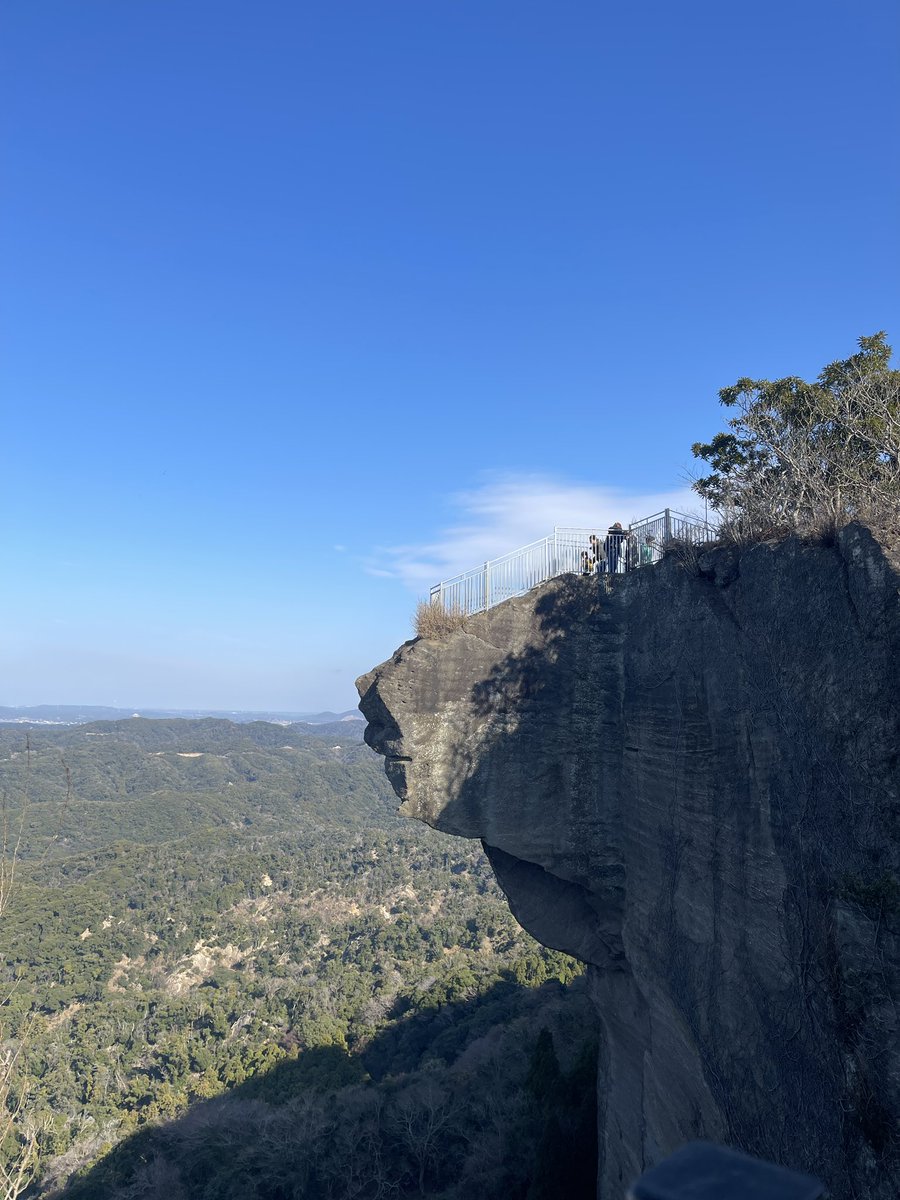 SamuraiActor's tweet image. Ohayo☀️

I went to Mt Nokogiri in Chiba prefecture.
Nokogiri means hand saw🪚!!! 

I spent the holidays chilling out. What did you spent your new years day?

#actorlife #keitaarai 
#nokogiriyama #鋸山