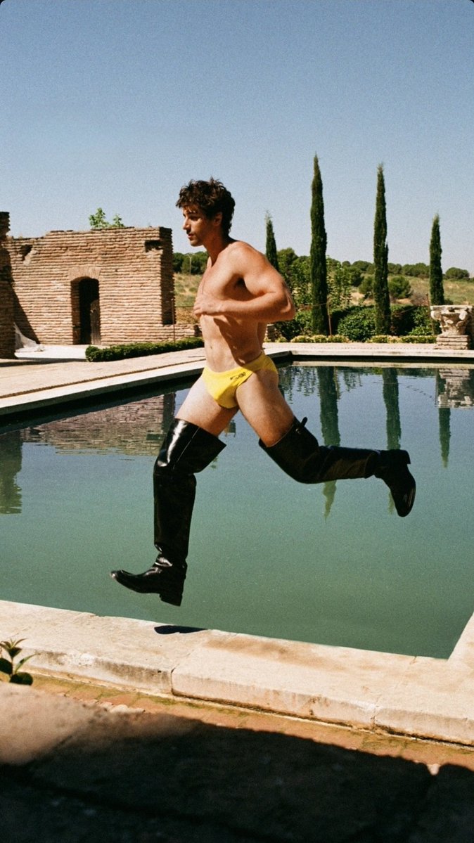 agustindchq's tweet image. Outtake photo of Agustín Della Corte for GQ Mexico 💛❤️‍🔥

📸 Lucas Ricci 
#agustindellacorte