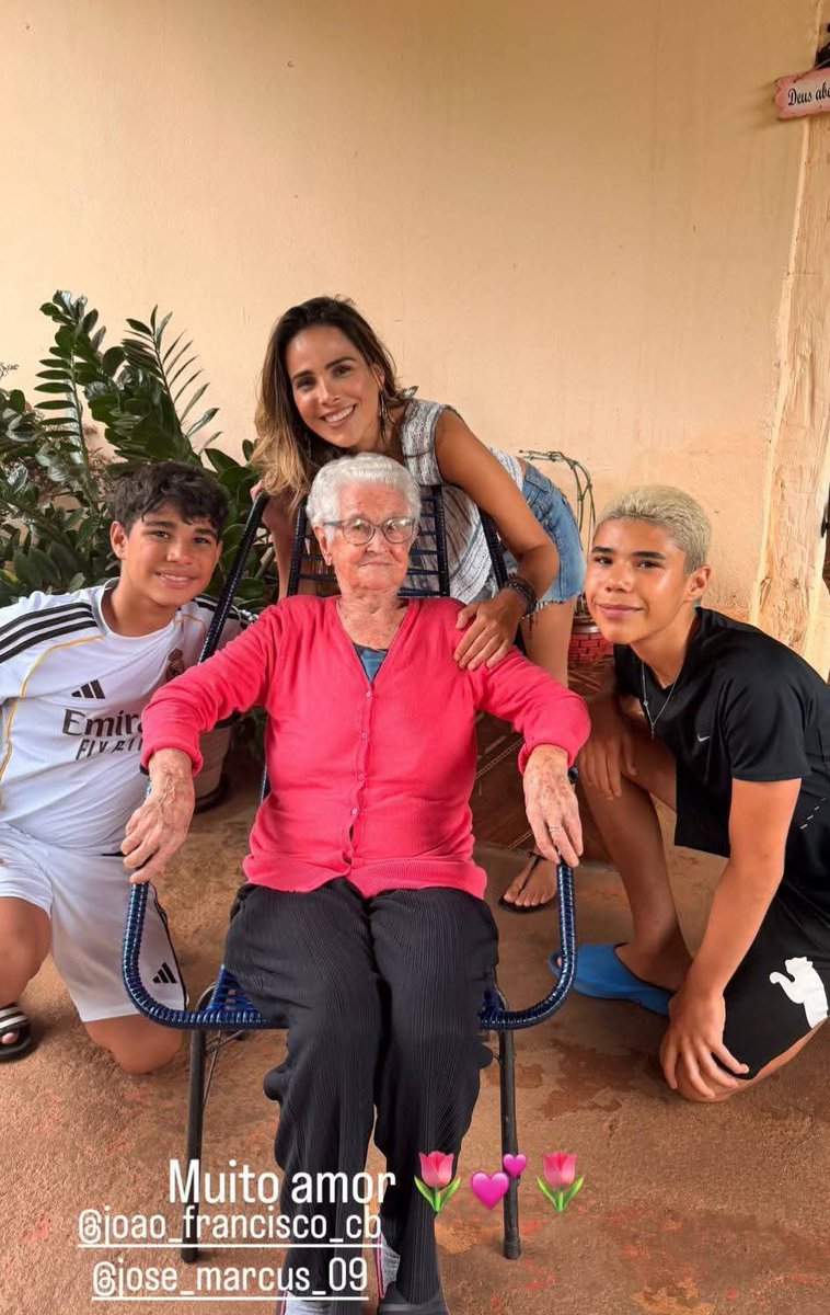 Michel_Telles's tweet image. #WanessaCamargo visita a avó materna em #Goiás! #BBB26 #tresgraças @WanessaCamargo faroldabahia.com.br/noticia/waness…