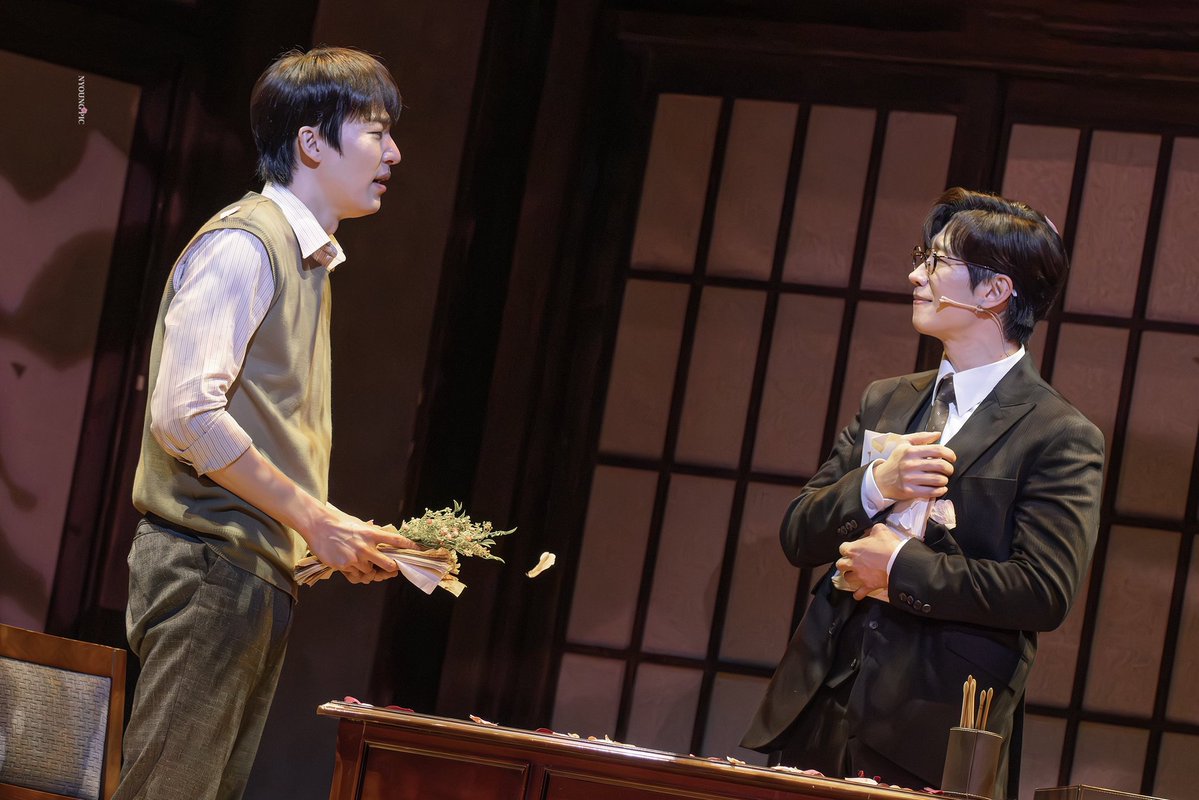 dalram62's tweet image. 선생님 우리 같이
              총이 되어요                                 그러자꾸나