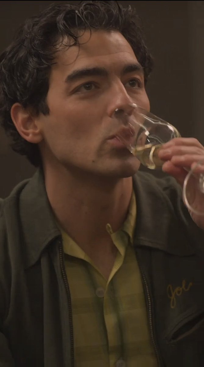 cupofsandra's tweet image. Me anxiously waiting for the next @jonasbrothers announcement