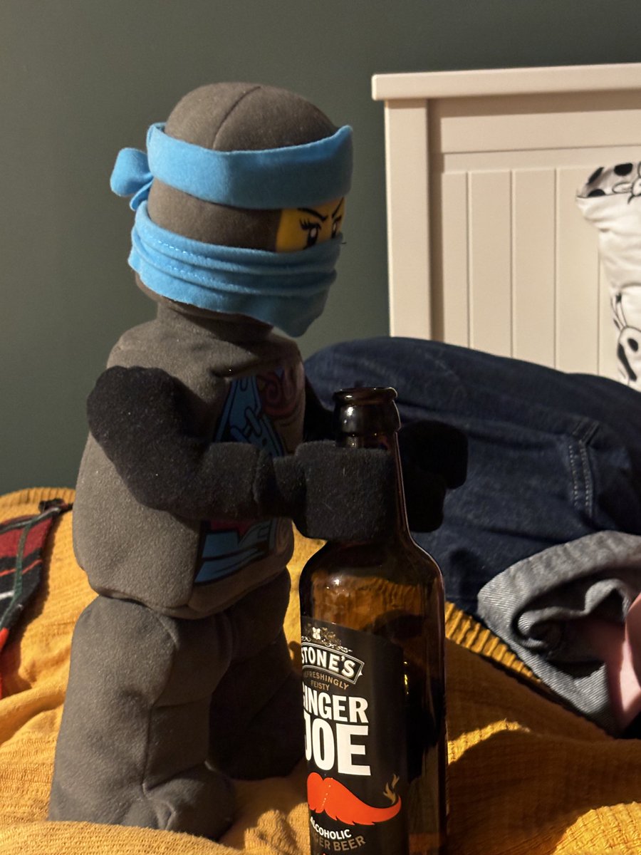 _L1_B1_'s tweet image. Its rough out here as a nya fan