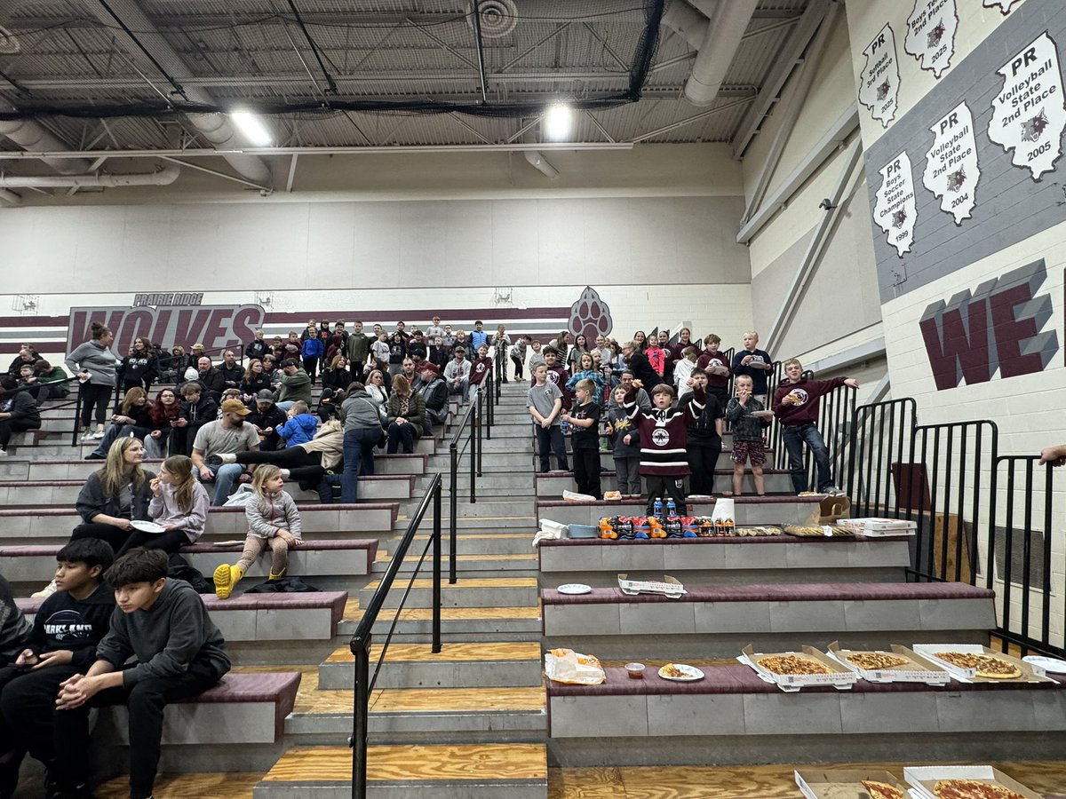 Wolves_WC's tweet image. Jr Wolves showing love and cheering on the Big Wolves at their final home match! 🐺🤼‍♂️
Nothing like that Wolves pride in the stands—let’s gooo!

#JrWolves #BigWolves #WolvesPride #FinalHomeMatch #YouthWrestling #WrestlingLife #PackStrong 🐺🤼‍♂️