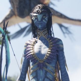 tsyeyktesuli's tweet image. neytiri unabashedly wearing jake’s five-fingered handprint on her chest at two different points of the story where she “chooses” a human