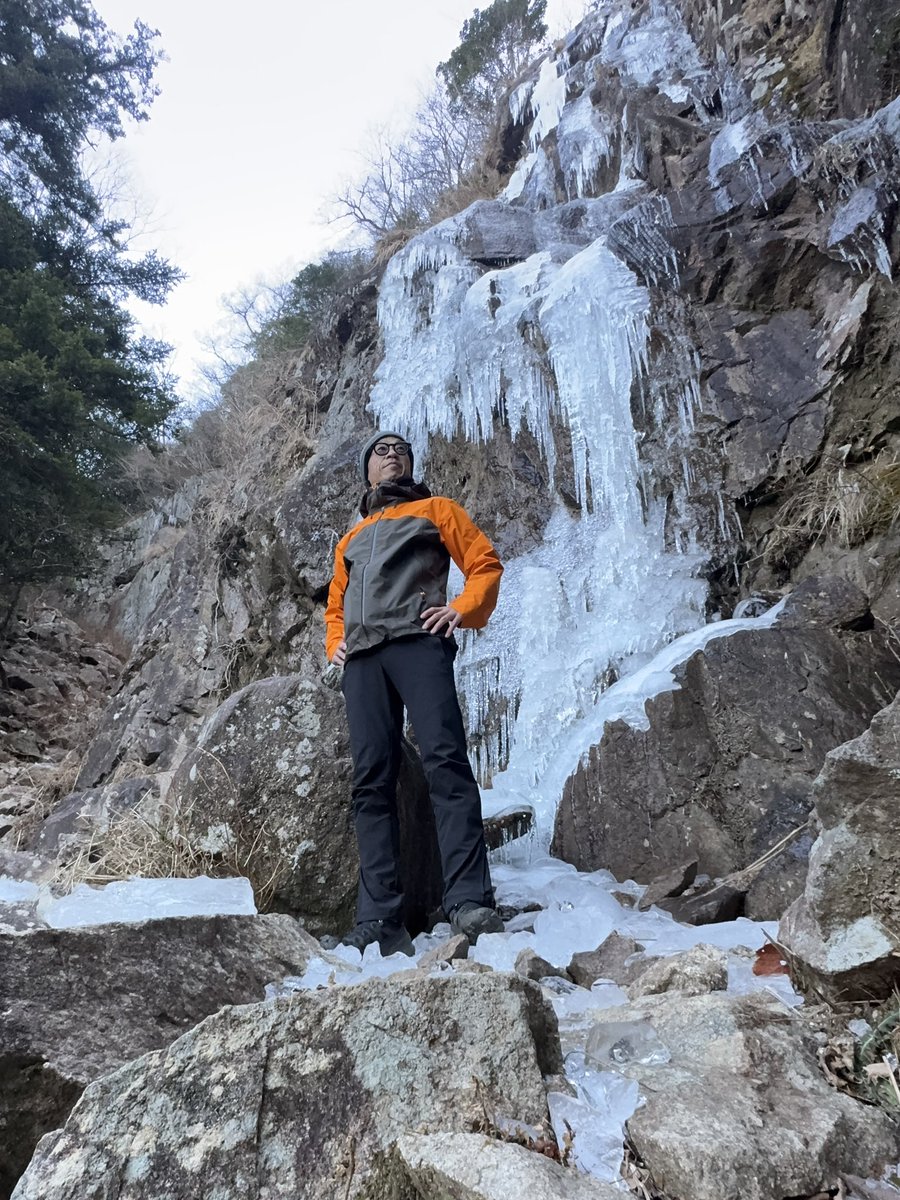 greeningreening's tweet photo. 今朝の福岡は

滝も凍る寒さ

#難所ヶ滝 #河原谷の大つらら #氷瀑 https://t.co/mUXoiEsoMe