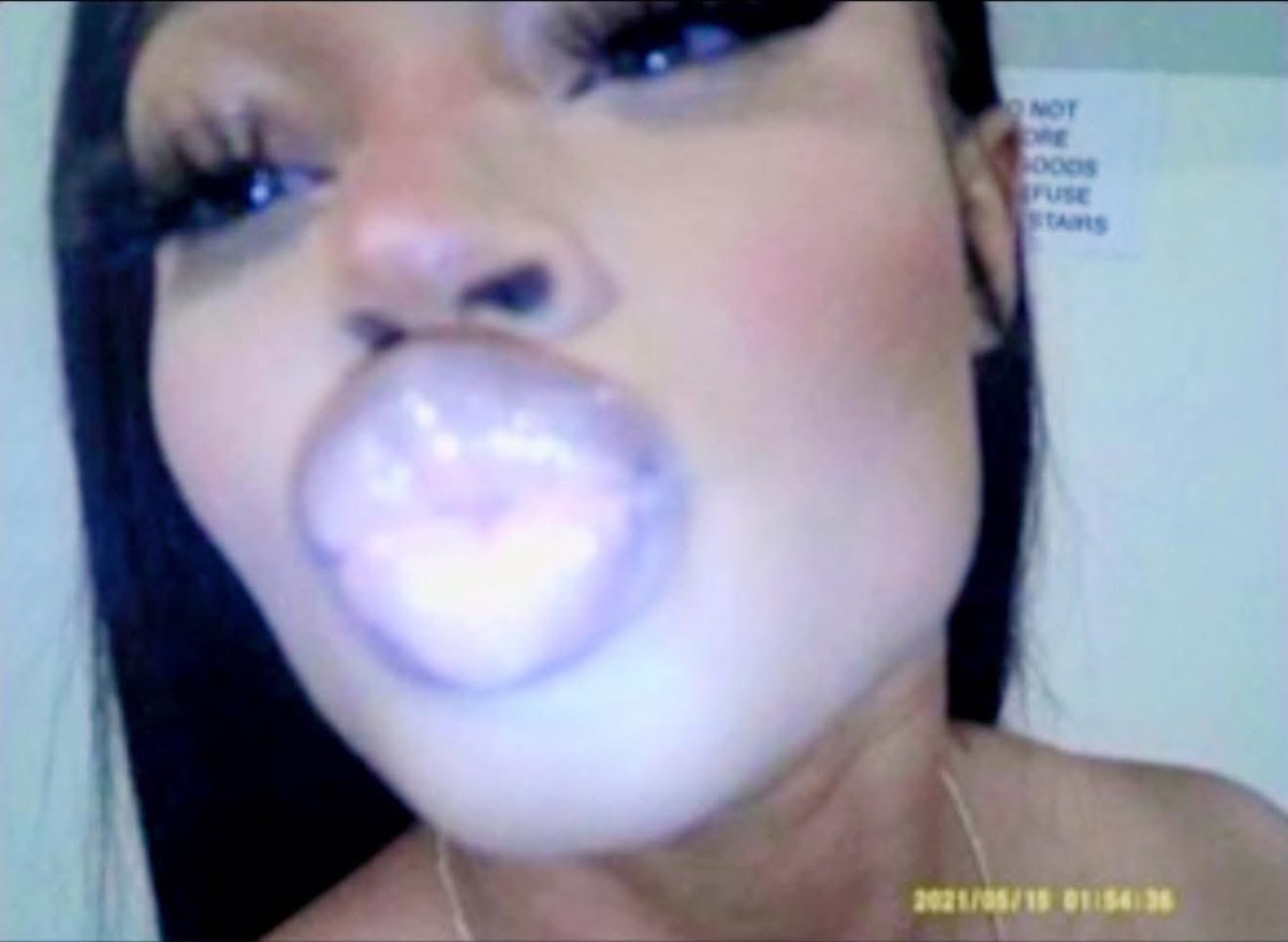 Kissed for all the baddies that follow me