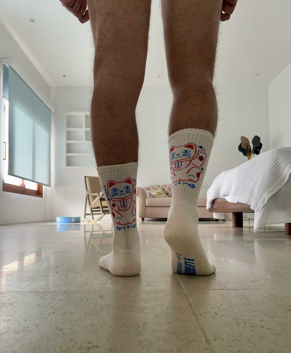 Medias nuevas de Maneki-neko.