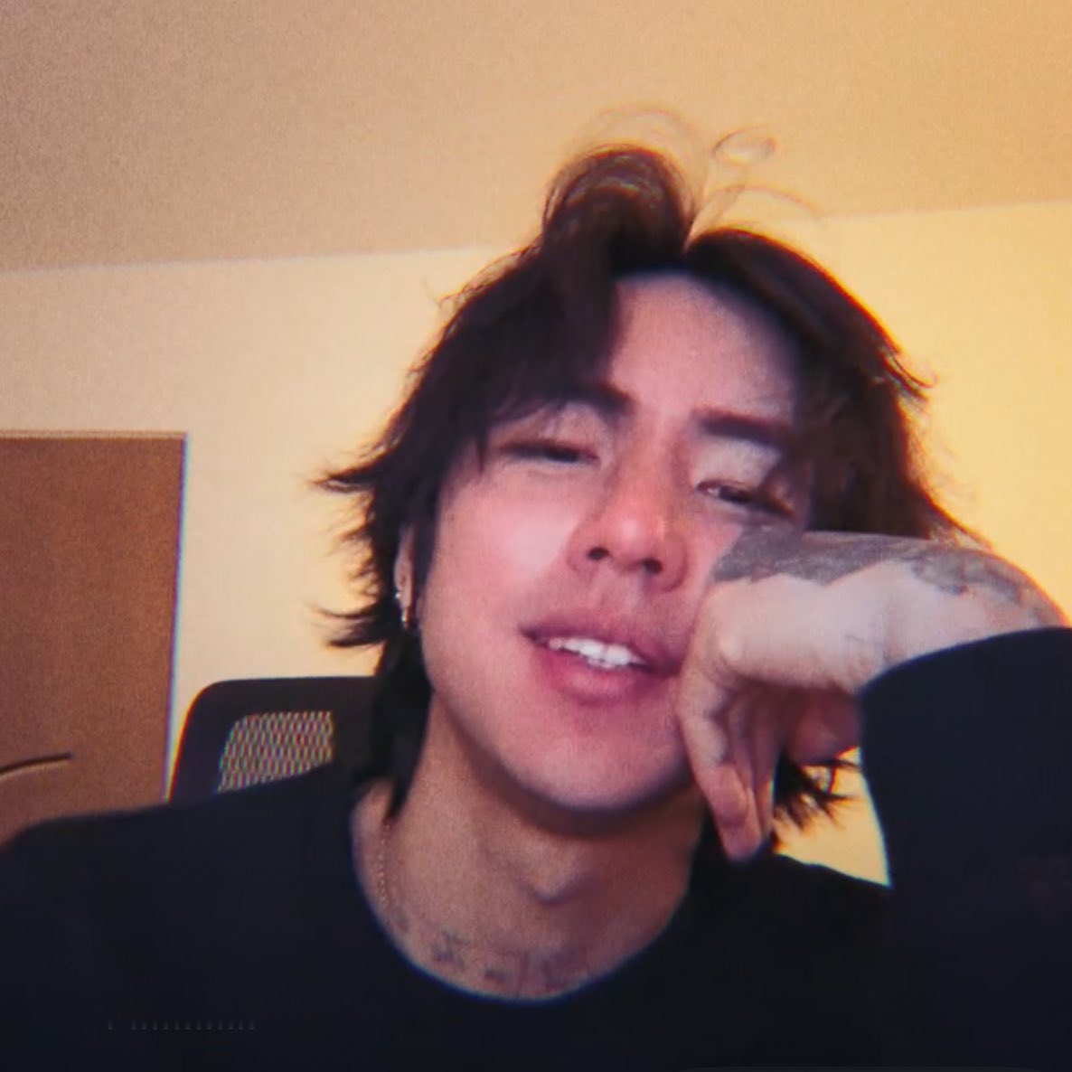 lilithminyoongi's tweet image. WHERE ARE MY LONG HAIR ENTHUSIASTS????