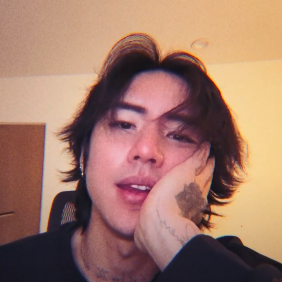 lilithminyoongi's tweet image. WHERE ARE MY LONG HAIR ENTHUSIASTS????