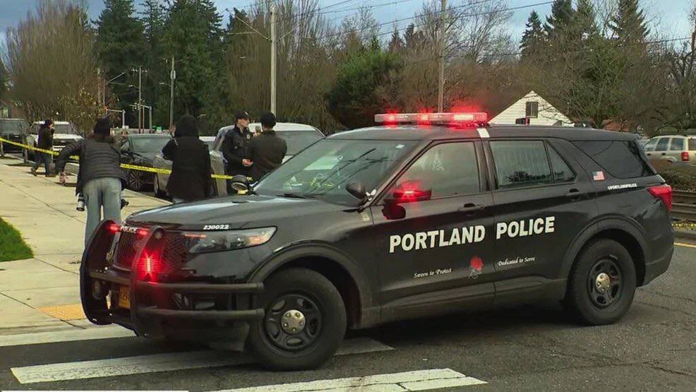 BNONews's tweet image. UPDATE: DHS says 2 people shot by Border Patrol agents in Portland are members of Venezuelan gang who tried to run over agents