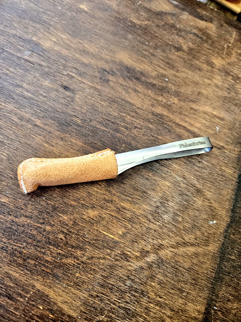 こんにちは！
ショップオープンしております🌞

売れ筋商品チタントング！
あらゆるシーンで便利に使える、1mm厚チタン製のトングです😎
別売のトングケースもつければオシャレ✨️
詳しくはこちら👇️
phoenixrise.camp/items/55434199
phoenixrise.camp/items/62695548

本日も16時まで営業しております！