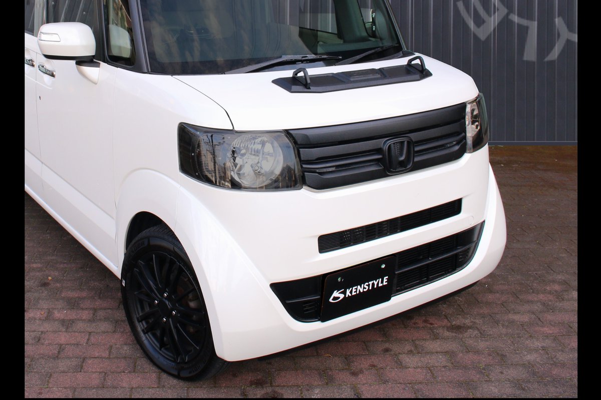 kenstyle_jp's tweet photo. #KENSTYLE #ケンスタイル #HONDA #ホンダ #エヌボックス #JF1 #JF2
#ボンネットカスタムガーニッシュ
未だ街中に溢れる車といえば #NBOX 用がラインナップ
綺麗にされているオーナーさんも多い車種
穴開け加工不要の両面テープカスタムの集大成
https://t.co/8Ge5NYhkND
宜しくお願いいたします https://t.co/KiOkWBus3W