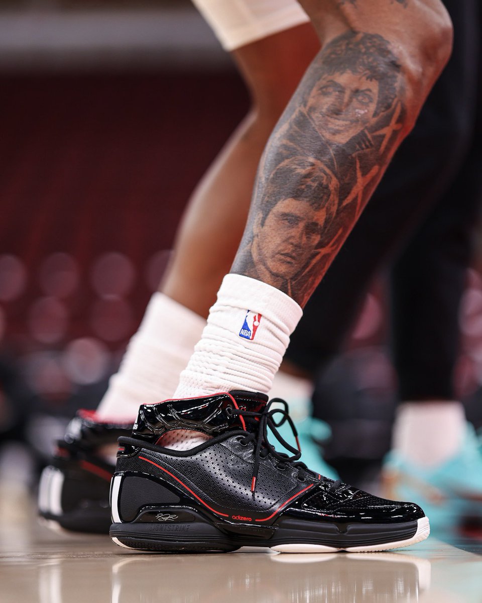 chicagobulls's tweet photo. Dalen warming up in the Rose 1s 🌹

@DalenTerry | #BullsKicks https://t.co/L6A4QjqYy1