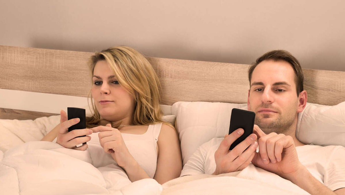 TheBabylonBee's tweet image. Wife Patiently Waiting For Husband To Turn Off Lights For Bed Before Sharing Deepest Thoughts And Feelings buff.ly/0goWHOD