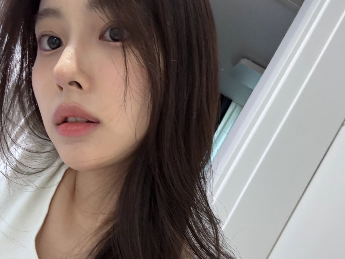 qlitsch's tweet image. ㅤㅤ

                         𝐹𝐽𝑌𝐾𝑂𝑍𝑈𝑀𝐸       🦋      𝑃𝑂𝑆𝑇𝐸𝐷
                        O1 ╱  O9 ╱ 2O26    ━    TOKYO, JP

                        ❛  happy friday, friends! tyL ang 
                        productive ko agad this january 🤍  ❜

ㅤㅤ