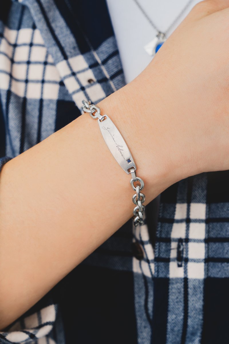 genuine blue」商品サンプル公開！ 💎Logo Bracelet💎 ＼ プレートに