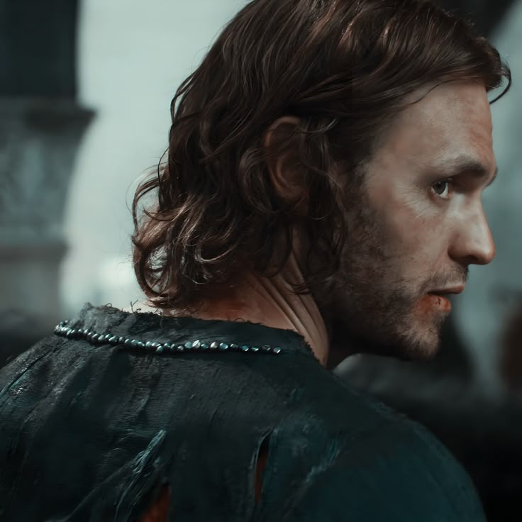 thebidisaster's tweet image. Him showing his scars to awaken everyone's maternal instinct, I know what you are Sauron.