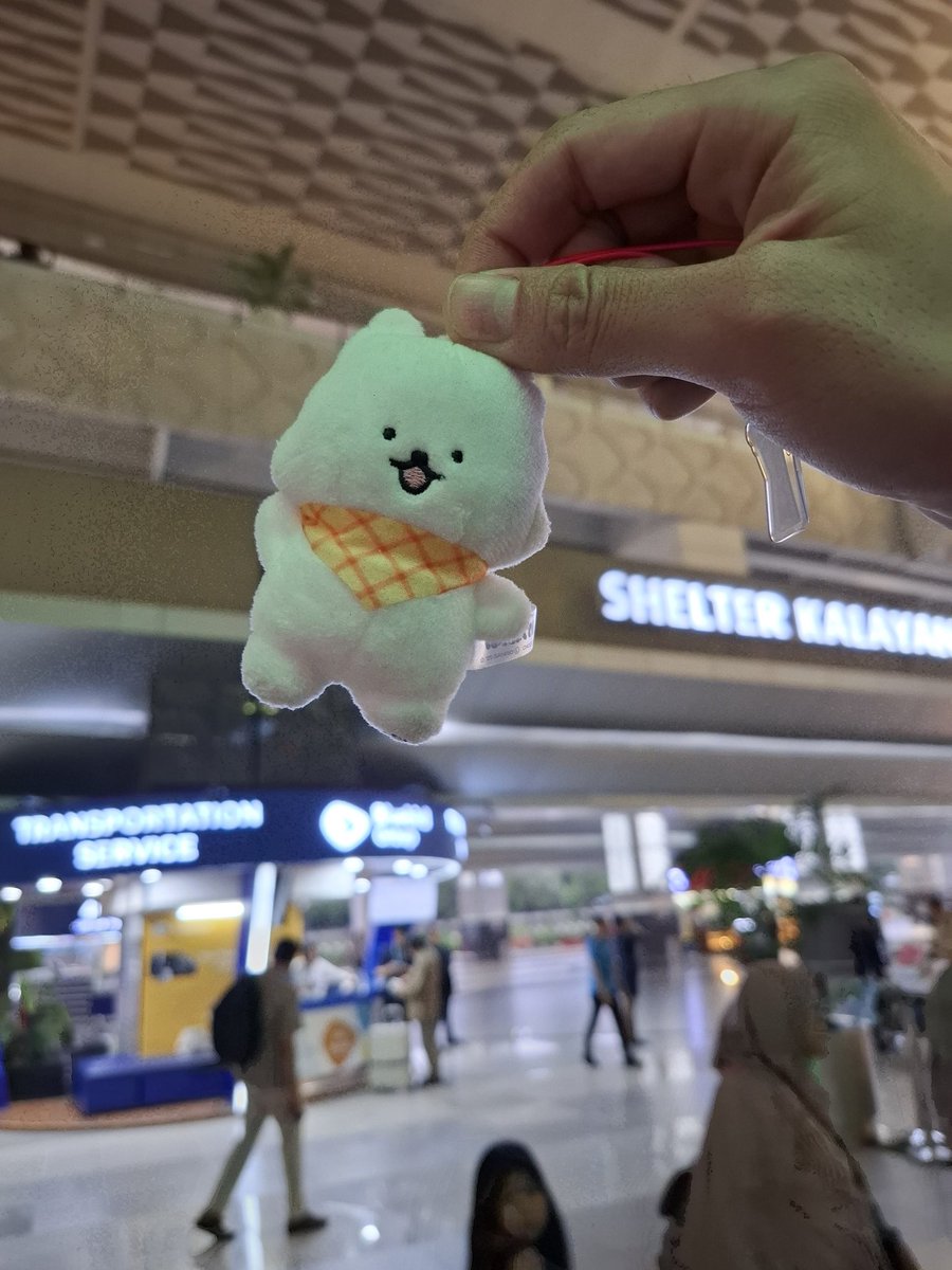 数日前からジャカルタに仕事で来ています！
ぽーにこの蒸し暑さは厳しいかな💦
 #ぽっきょくてん