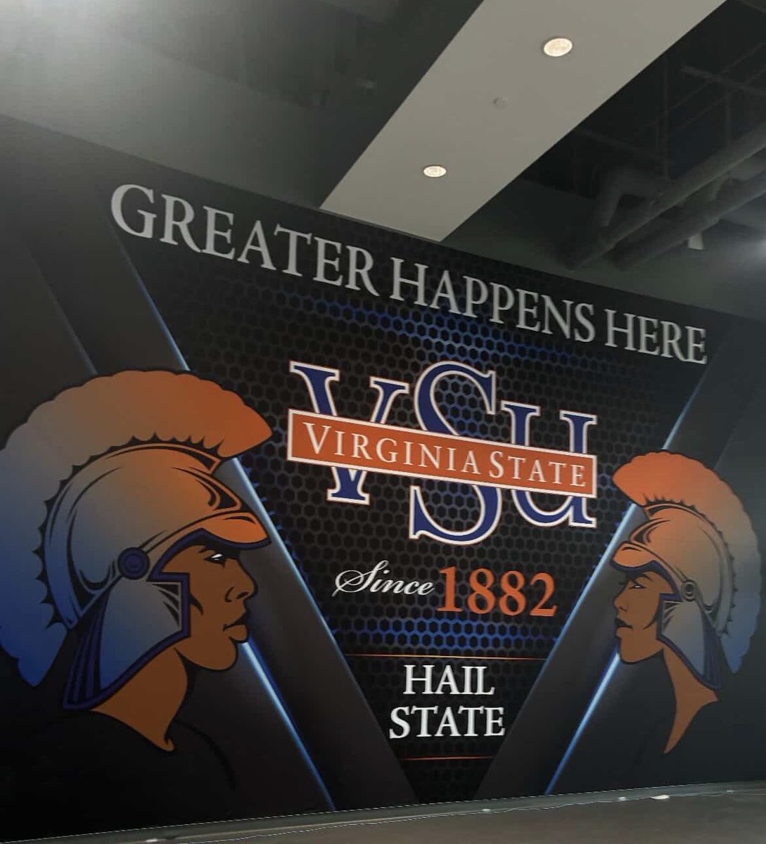 ElijahSalmon6_'s tweet image. After a Conversation with @jetercoach1 I am blessed to receive and Official Offer from Virginia State University🧡💙! Agtg @coachLeonScott1 @CoachRoach757 @CoachFerg757