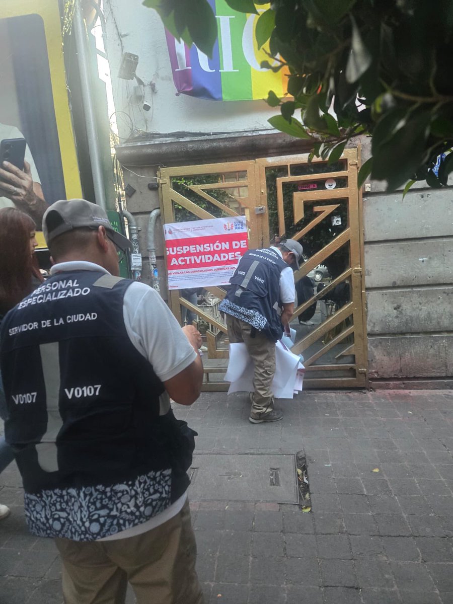 AlessandraRdlv's tweet image. Derivado de una nueva agresión por parte del personal de seguridad del bar Rico, se suspendieron las actividades del establecimiento.

📍 Av. Niza 45

En la Cuauhtémoc la ley se respeta y la seguridad no se negocia.
