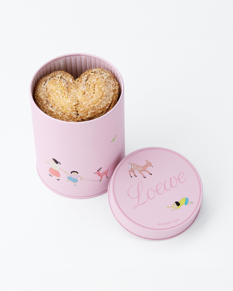 カサロエベ銀座4階のギフトカウンターでは、スナ・フジタの特別な