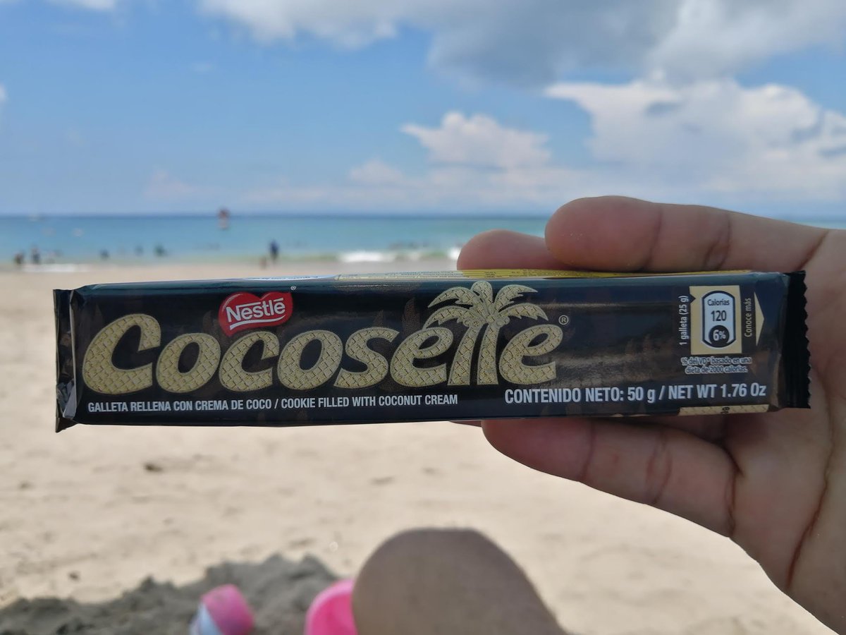 GuilloNTV's tweet photo. Si estás en la playa y quieres picar algo antes de la comida, una buenas cocosette. ¿Tú sabes de donde está galletita? Les leo 👇 https://t.co/usCybQOkCS