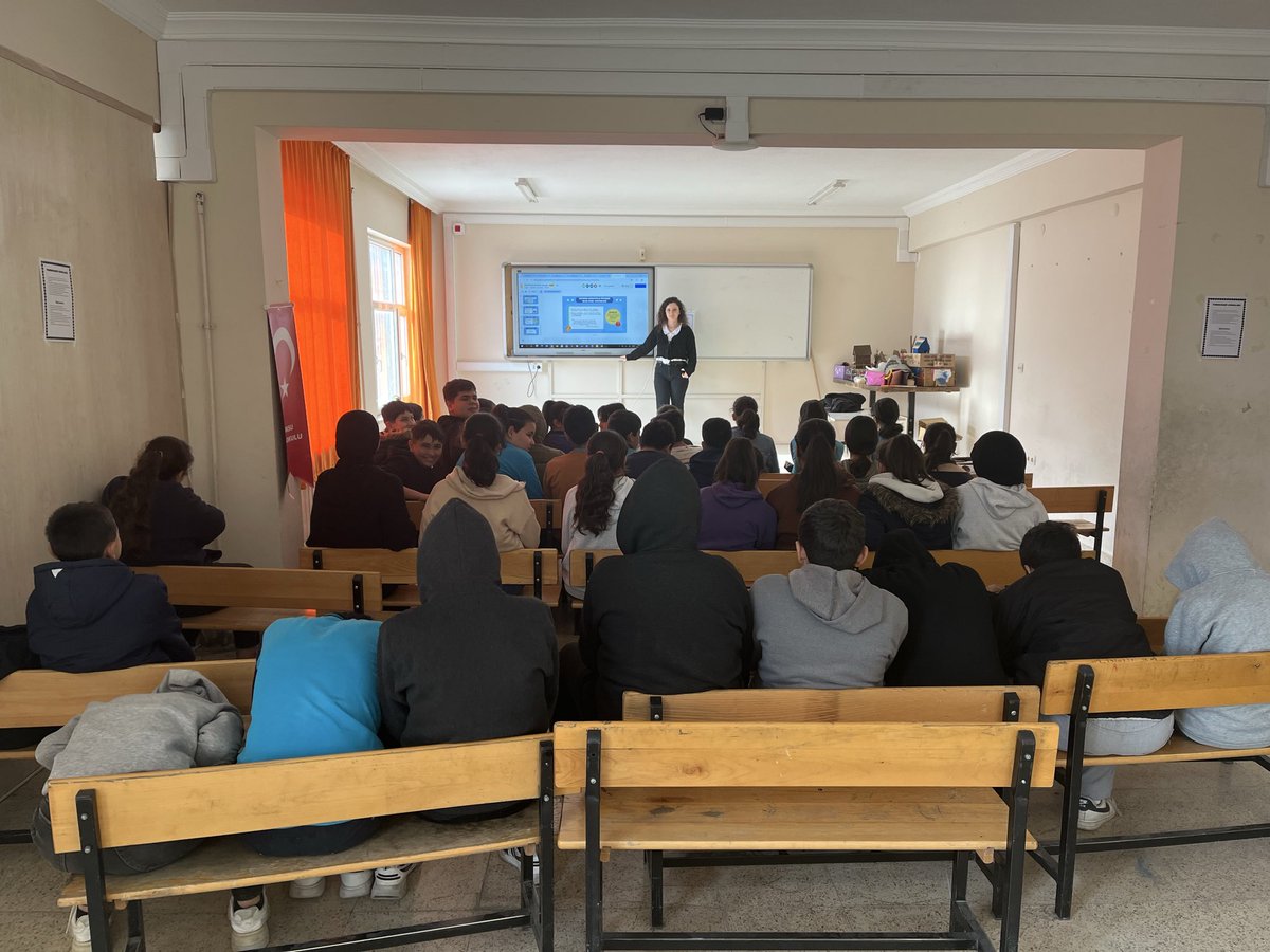 Mutram33's tweet photo. Rehber öğretmeni bulunmayan köy okullarına yönelik ziyaretlerimiz planlanan takvim doğrultusunda sürdürülmektedir.
Şehit Adem Şahin İlkokulu, Ortaokulu ve Köprübaşı İlkokulunda genel yerel hedefler kapsamında gerçekleştirilen etkinlikler tamamlanmıştır. https://t.co/6FLZyPVG9p