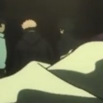 luvbllk's tweet image. no se nota mucho pero yuuji poniendo su manita en la espalda de megumi leugo de decirle que es momento de ir
they're so in love 😭