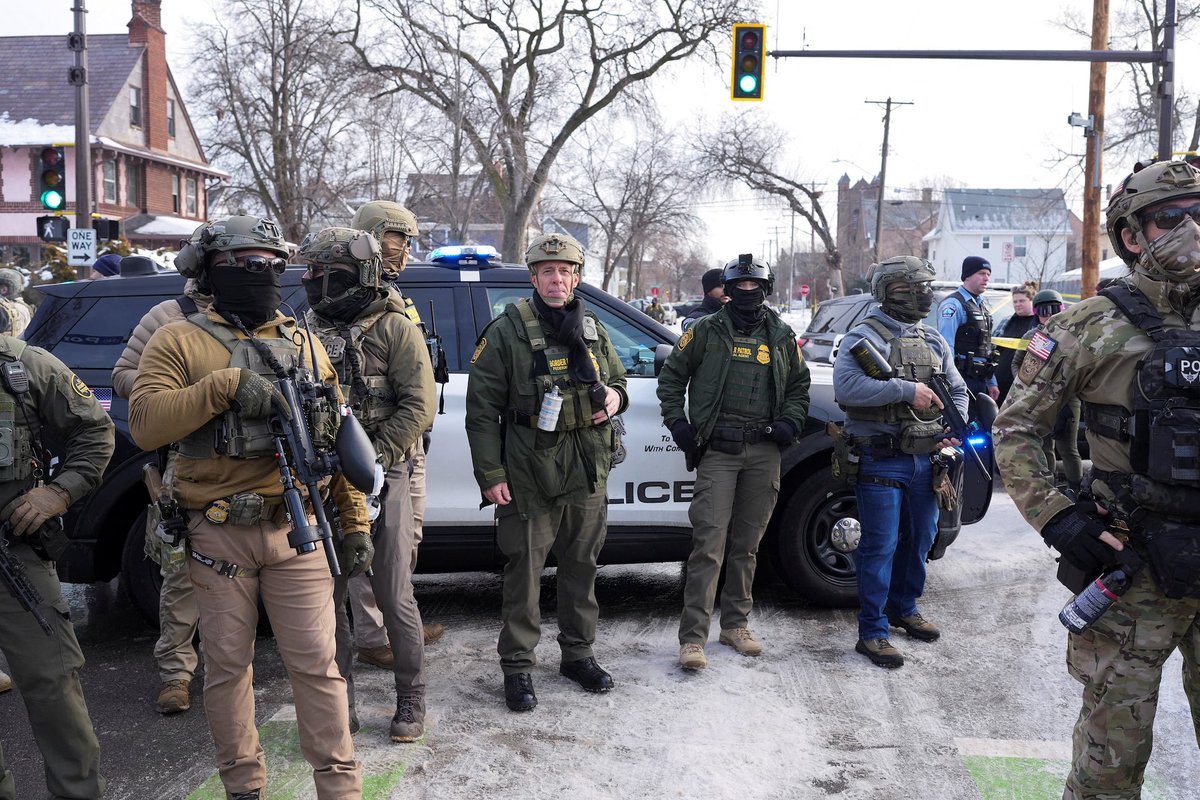 ミネソタ州ミネアポリスのデモに対応するBorder Patrol Tactical Unit