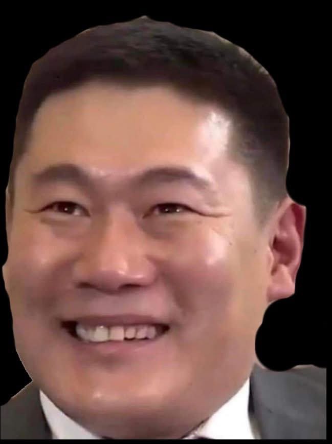 <a href="/chinbat_erdenet/">Эрдэнэтийн Чинбат</a> ахын шинэ бичвэр оржээ. 

Соц лагерын үед сумынхаа төвөөс бараг гарч үзээгүй, аймгийхаа төвд цөөхөн орж үзсэн. Улаанбаатар орж үзэх нь мөрөөдөл нь байсан, оросоор ганц ч өгүүлбэр мэдэхгүй байж Тунгалаг тамирын аоиа Петерээр орос хүнийг төсөөлдөг. Одоо халамж